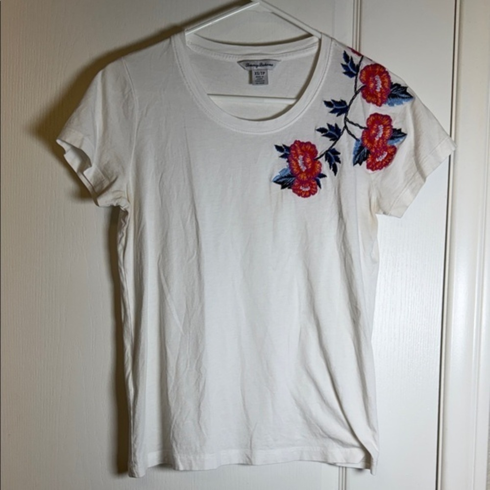 Tommy Bahama White Embroidered Floral Short Sleeve Blouse Size XS EUC #6007